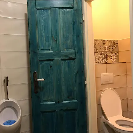 Castle-wall-inn ゲストハウス ミクロフ