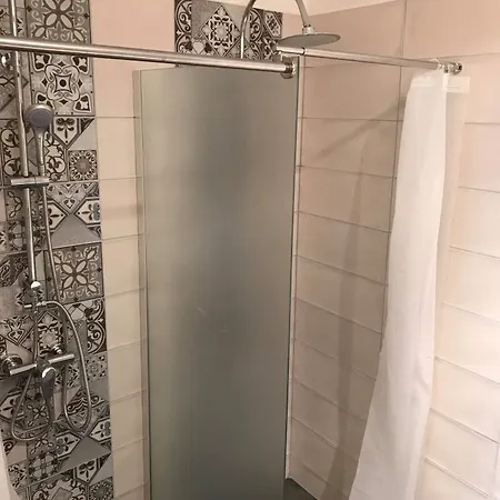 ゲストハウス Castle-wall-inn 3*