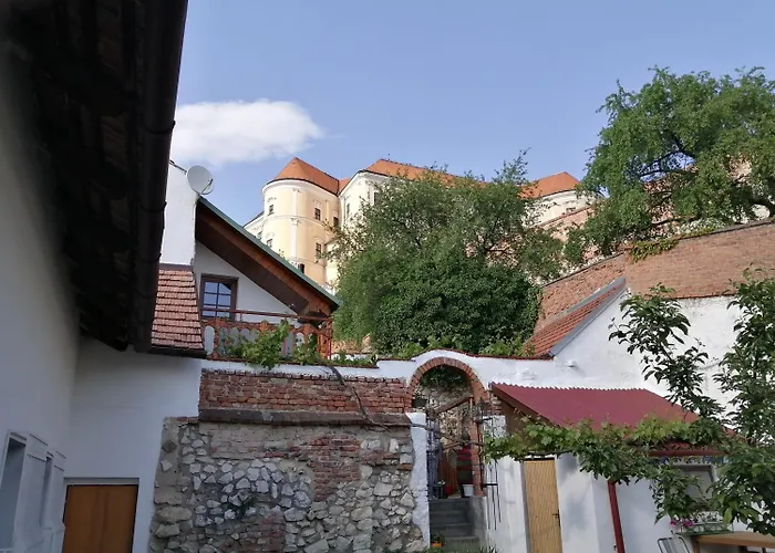 Castle-wall-inn