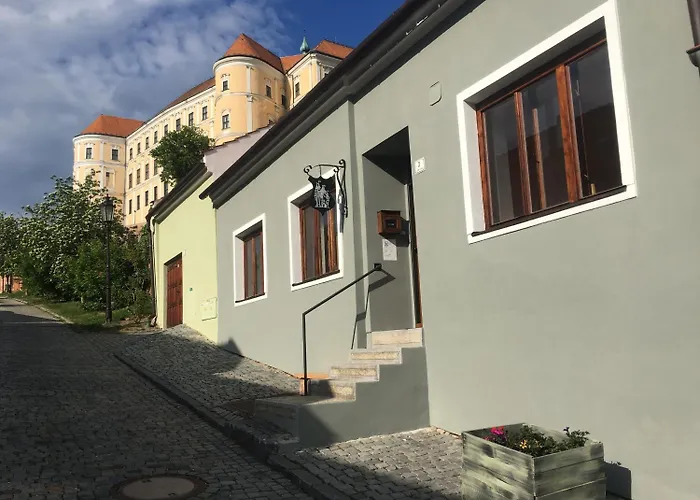 Castle-wall-inn Pensionat 3*